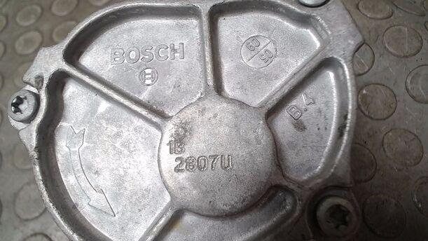 Foto: VAKUUMPUMPE ( BOSCH ) eines Ford Mondeo Turnier 2.0 TDCi SX