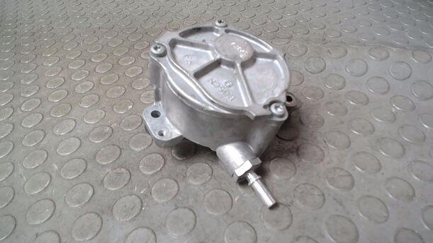 Foto: VAKUUMPUMPE ( BOSCH ) eines Ford Mondeo Turnier 2.0 TDCi SX