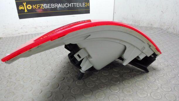 Foto: HECKLEUCHTE / RÜCKLICHT LINKS eines VW Golf 1.6 FSI SX