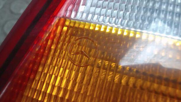 Foto: HECKLEUCHTE / RÜCKLICHT RECHTS eines Mercedes-Benz A 140 SX