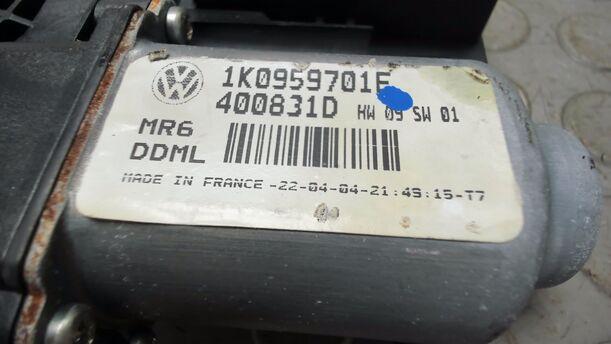 Foto: FENSTERHEBERMOTOR VORNE RECHTS ( 2/3 TÜRER ) eines VW Golf 1.6 FSI SX