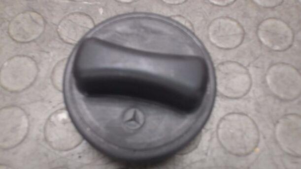 Foto: TANKVERSCHLUSS / TANKDECKEL eines Mercedes-Benz A 140 SX