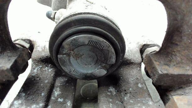 Foto: BREMSSATTEL HINTEN LINKS ( NEUWERTIG ) eines VW Golf 1.6 FSI