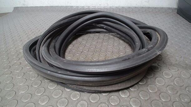 Foto: HECKKLAPPENDICHTUNG ( TURNIER ) eines Ford Mondeo Turnier 2.0 TDCi