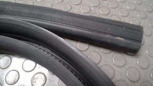 Foto: TÜRDICHTUNG VORN RECHTS ( TURNIER ) eines Ford Mondeo Turnier 2.0 TDCi
