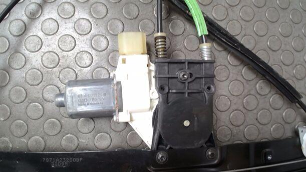 Foto: FENSTERHEBER ELEKTRISCH VORN RECHTS ( TURNIER ) eines Ford Mondeo Turnier 2.0 TDCi