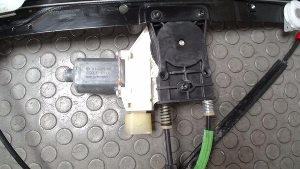 Foto: FENSTERHEBER ELEKTRISCH VORN LINKS ( TURNIER ) eines Ford Mondeo Turnier 2.0 TDCi