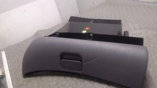 Foto: HANDSCHUHFACH eines Mercedes-Benz A 140