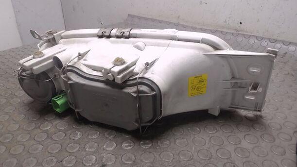 Foto: SCHEINWERFER LINKS BOSCH eines Ford Fiesta