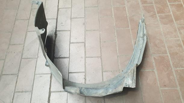 Foto: RADHAUSSCHALE / INNENKOTFLÜGEL VORNE LINKS eines Mitsubishi Space Star 1.6