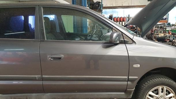 Foto: TÜR VORNE RECHTS eines Mitsubishi Space Star 1.6