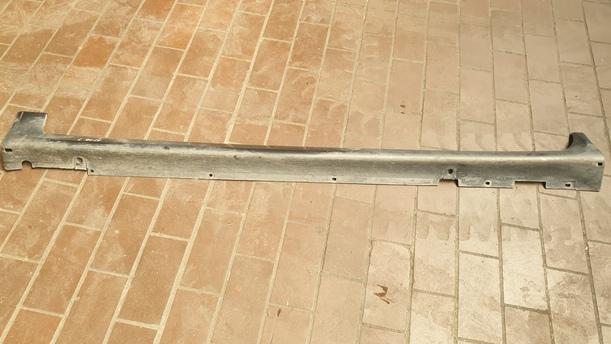 Foto: SCHWELLERBLENDE LINKS eines Mitsubishi Space Star 1.6