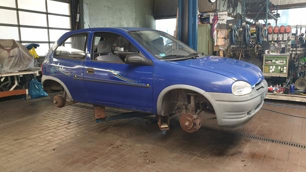 Foto: HECKKLAPPE / HECKDECKEL eines Opel Corsa
