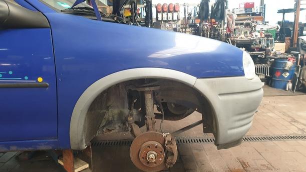 Foto: HECKKLAPPE / HECKDECKEL eines Opel Corsa