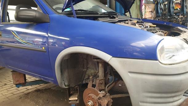 Foto: HECKKLAPPE / HECKDECKEL eines Opel Corsa