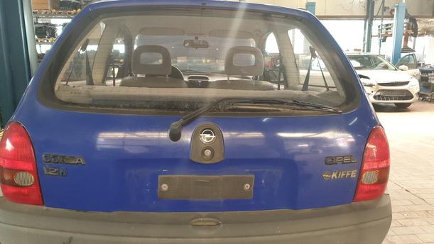 Foto: HECKKLAPPE / HECKDECKEL eines Opel Corsa