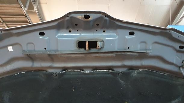 Foto: MOTORHAUBE eines Nissan Almera 1.5 dCi