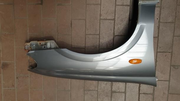 Foto: KOTFLÜGEL RECHTS eines Nissan Almera 1.5 dCi