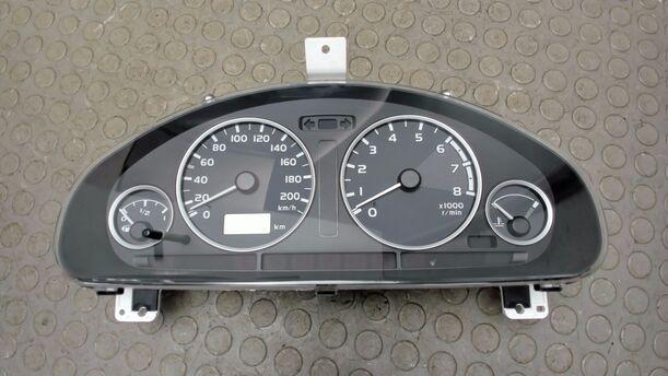 Foto: TACHOEINHEIT / KOMBIINSTRUMENT eines Mitsubishi Space Star 1.6