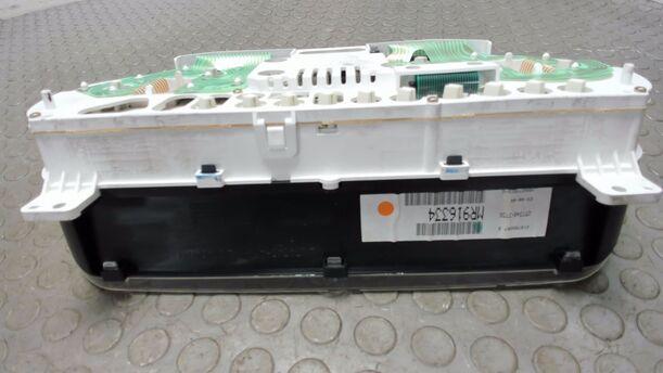 Foto: TACHOEINHEIT / KOMBIINSTRUMENT eines Mitsubishi Space Star 1.6