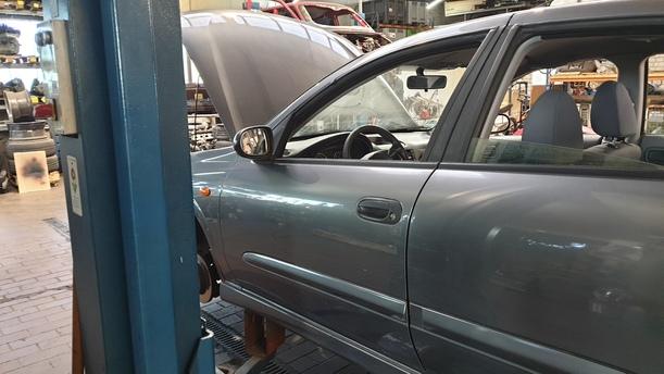 Foto: TÜR VORN LINKS eines Nissan Almera 1.5 dCi