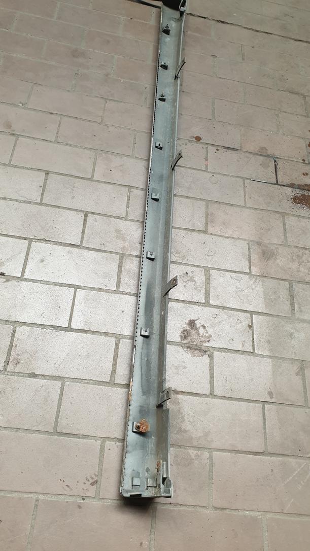 Foto: SCHWELLERBLENDE KUNSTOFF LINKS eines Nissan Almera 1.5 dCi
