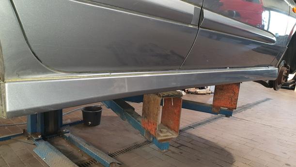 Foto: SCHWELLERBLENDE KUNSTOFF RECHTS eines Nissan Almera 1.5 dCi