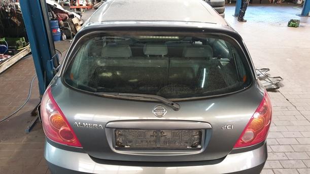 Foto: HECKKLAPPE / HECKDECKEL eines Nissan Almera 1.5 dCi