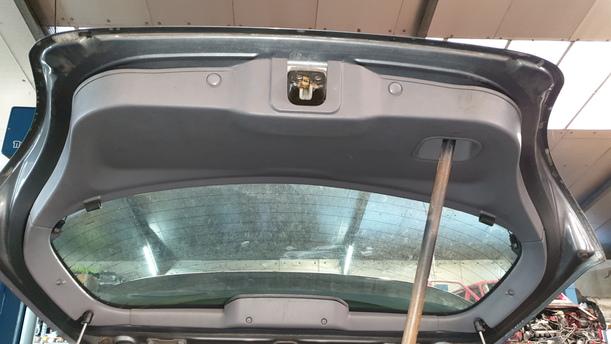 Foto: HECKKLAPPE / HECKDECKEL eines Nissan Almera 1.5 dCi