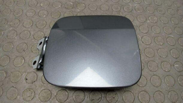 Foto: TANKKLAPPE / TANKDECKEL eines Mitsubishi Space Star 1.6