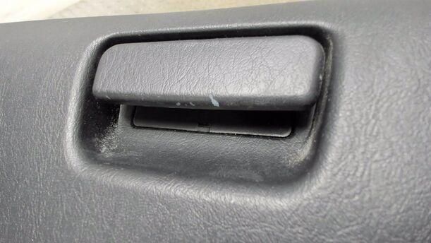 Foto: HANDSCHUHFACH eines Mitsubishi Space Star 1.6