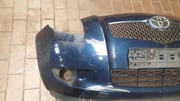 Foto: STOSSFÄNGER / STOSSSTANGE VORN eines Toyota Yaris 1.4 D-4D