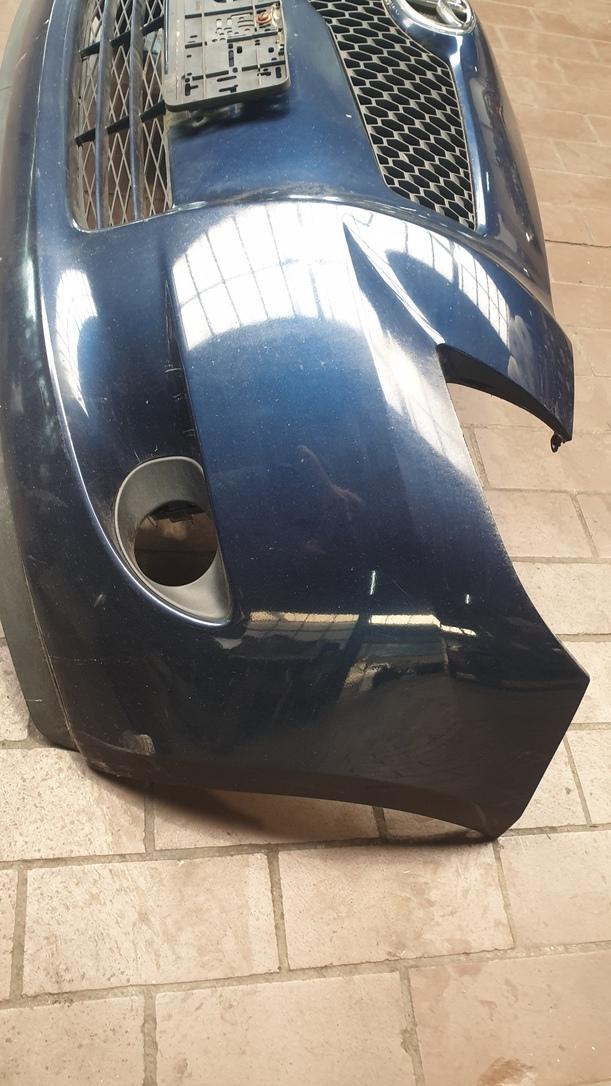 Foto: STOSSFÄNGER / STOSSSTANGE VORN eines Toyota Yaris 1.4 D-4D