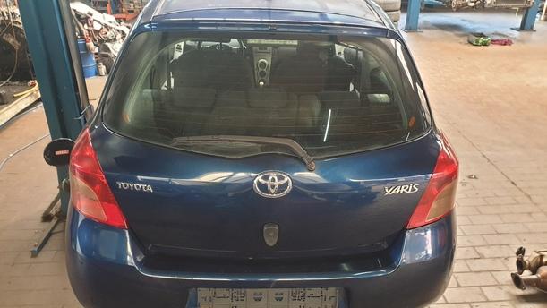 Foto: HECKKLAPPE / HECKDECKEL eines Toyota Yaris 1.4 D-4D