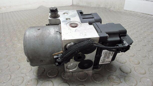 Foto: HAUPTBREMSAGGREGAT ABS eines Mitsubishi Space Star 1.6