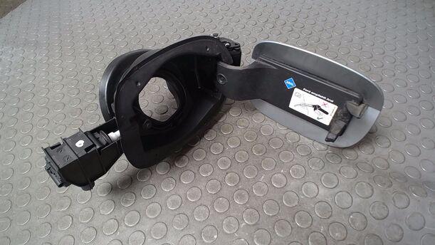 Foto: TANKKLAPPE/ TANKDECKEL ( TURNIER ) eines Ford Mondeo Turnier 2.0 TDCi