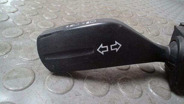 Foto: BLINKSCHALTER/ KOMBISCHALTER eines Ford Mondeo Turnier 2.0 TDCi
