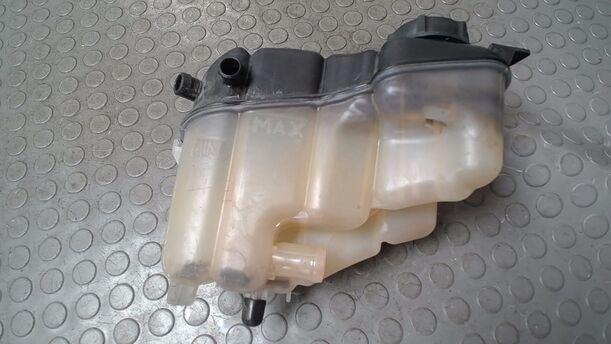 Foto: AUSGLEICHSBEHÄLTER eines Ford Mondeo Turnier 2.0 TDCi