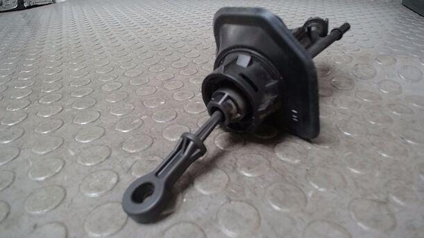 Foto: KUPPLUNGSGEBERZYLINDER eines Ford Mondeo Turnier 2.0 TDCi