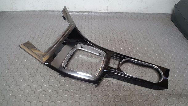 Foto: VERKLEIDUNG MITTELKONSOLE eines Ford Mondeo Turnier 2.0 TDCi