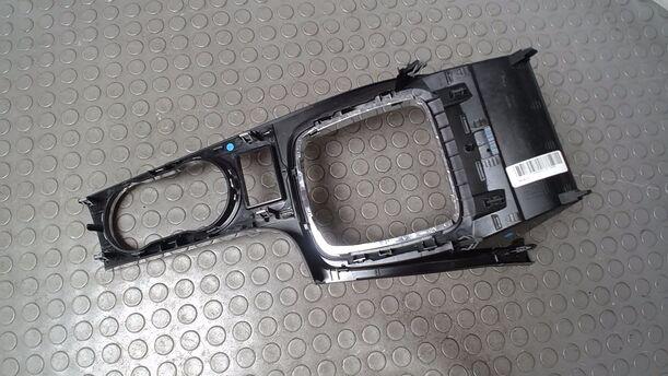 Foto: VERKLEIDUNG MITTELKONSOLE eines Ford Mondeo Turnier 2.0 TDCi