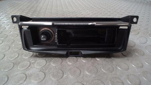 Foto: ASCHENBECHER VORN eines Ford Mondeo Turnier 2.0 TDCi