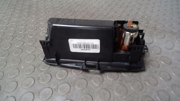 Foto: ASCHENBECHER VORN eines Ford Mondeo Turnier 2.0 TDCi