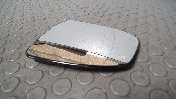 Foto: AUSSENSPIEGELGLAS LINKS/ SPIEGELGLAS LINKS eines Ford Mondeo Turnier 2.0 TDCi