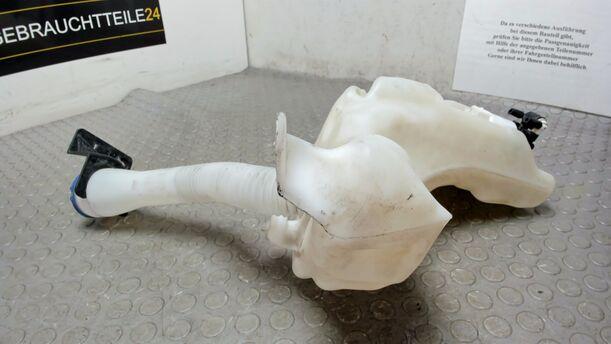 Foto: SCHEIBENWASCHBEHÄLTER eines Peugeot 307 Break 110