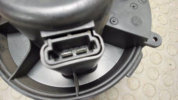 Foto: HEIZUNGSGEBLÄSE eines Peugeot 307 Break 110