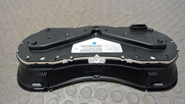 Foto: TACHOEINHEIT / KOMBIINSTRUMENT eines Mitsubishi Space Star 1.6
