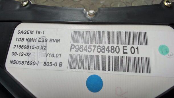 Foto: TACHOEINHEIT / KOMBIINSTRUMENT eines Mitsubishi Space Star 1.6