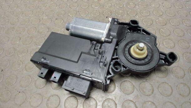 Foto: FENSTERHEBERMOTOR VORNE RECHTS eines Peugeot 307 Break 110