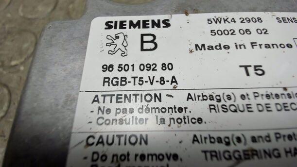Foto: AIRBAGSTEUERGERÄT eines Peugeot 307 Break 110